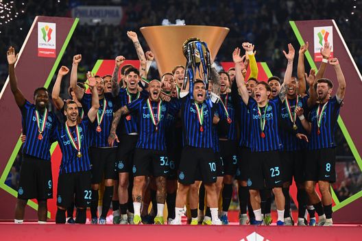 Getty Images Dominio Inter, domenica due trofei a San Siro. Stagione super per Chivu: subito doblete!- immagine 2