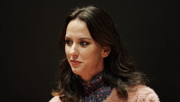 MILAN, ITALY - NOVEMBER 23: Caterina Guzzanti attends the Vanity Fair Stories 2019 Awards Photocall at The Space Cinema Odeon on November 23, 2019 in Milan, Italy. (Photo by Vittorio Zunino Celotto/Getty Images)  Caterina Guzzanti fa sold out a Roma con Secondo lei - immagine 1