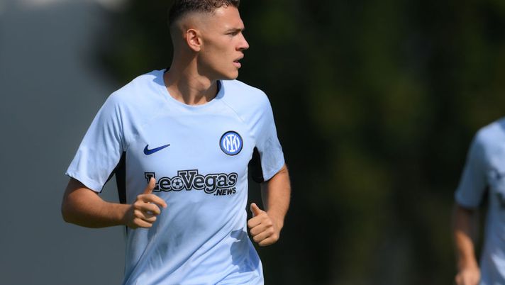 Inter, Asllani è rimasto: “Si è impuntato per rimanere ad Appiano”. Ma con Klaassen… - immagine 1
