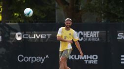 Milanello, Rabiot calcia: ed è subito traversa…