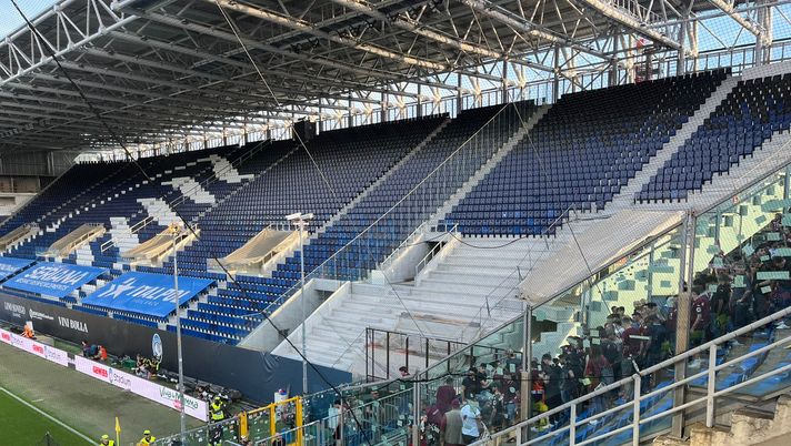 Torino, tifosi in aperta contestazione: settore ospiti svuotato prima della fine Torino, tifosi in aperta contestazione: settore ospiti svuotato prima della fine - immagine 1