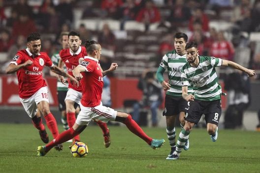 Azione di gioco durante un Derby da Capital tra Benfica e Sporting Lisbona. Sporting Lisbona-Benfica, statistiche e precedenti del Derby da Capital- immagine 2