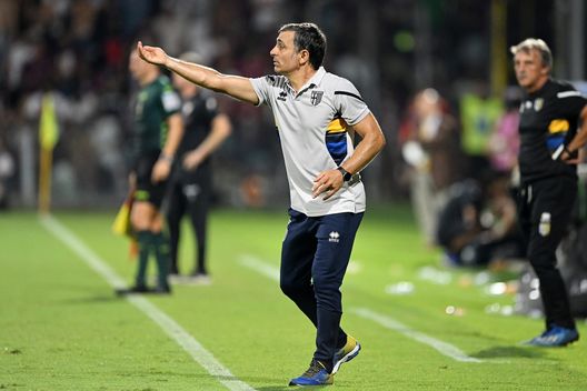 SALERNO, ITALY - AUGUST 07: Fabio Pecchia Parma Calcio coach during the Coppa Italia match between Salernitana and Parma Calcio at Stadio Arechi on August 07, 2022 in Salerno, Italy. (Photo by Francesco Pecoraro/Getty Images) Parma