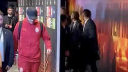 VIDEO / Icardi si rompe il crociato: lascia lo stadio zoppicando