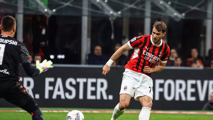 gol Santiago Giménez AC Milan Milan-Bologna 3-1 Serie A 2024-2025