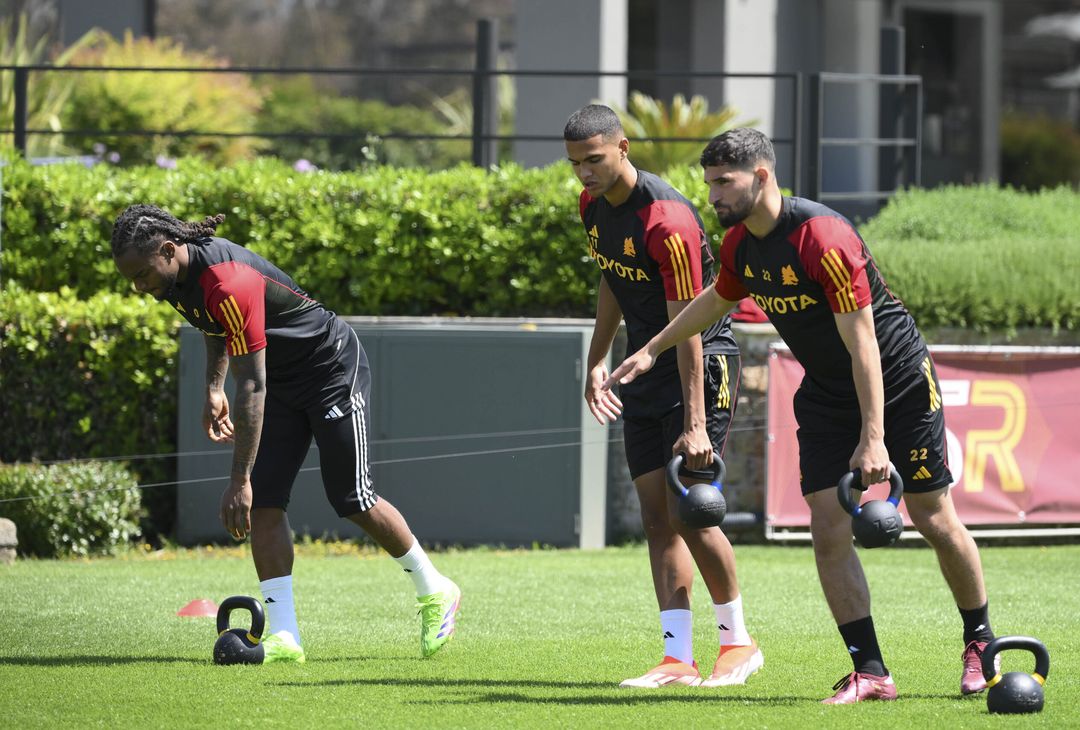 Trigoria, l’allenamento della Roma in vista del Bayer – FOTO GALLERY - immagine 4