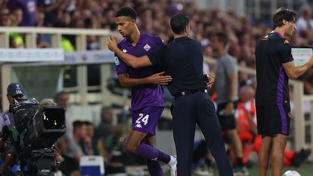 FLORENCE, ITALY - AUGUST 25: Amir Richardson of ACF Fiorentina and Head coach Raffaele Palladino manager of ACF Fiorentina during the Serie match between Fiorentina and Venezia at Stadio Artemio Franchi on August 25, 2024 in Florence, Italy. (Photo by Gabriele Maltinti/Getty Images) Amir Richardson