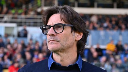 PARMA, ITALY - MARCH 08: Paolo Vanoli head coach of Torino FC looks on during the Serie A match between Parma and Torino at Stadio Ennio Tardini on March 08, 2025 in Parma, Italy. (Photo by Alessandro Sabattini/Getty Images)