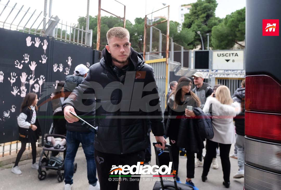 FOTO Parma-Palermo, il Palermo in partenza dal ‘Renzo Barbera’ (GALLERY) - immagine 27