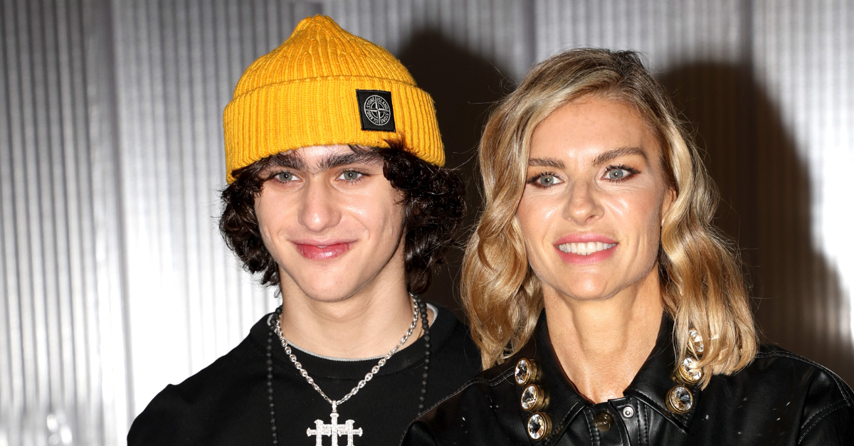 Achille Costacurta si racconta: dalle dipendenze fino al tentato suicidio. Ecco la sua rinascita Achille Costacurta si racconta: dalle dipendenze fino al tentato suicidio. Ecco la sua rinascita