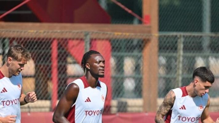 Soulé, Abraham lo accoglie: “Benvenuto”. Paredes: “Ci vediamo fra pochi giorni” - immagine 1