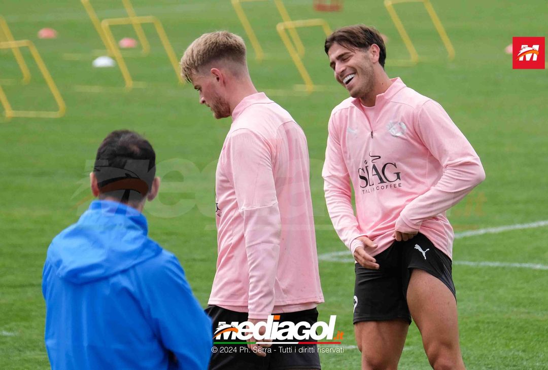 FOTO Ritiro Palermo, gli scatti della seduta mattutina dei rosanero (Gallery)- immagine 1
