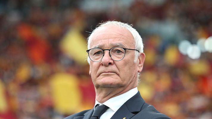ROME, ITALY - MAY 04: Claudio Ranieri, Head Coach of AS Roma looks on prior to the Serie A match between AS Roma and Fiorentina at Stadio Olimpico on May 04, 2025 in Rome, Italy. (Photo by Paolo Bruno/Getty Images) Atalanta-Roma, le formazioni ufficiali di Gasperini e Ranieri - immagine 1