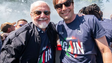 NAPLES, ITALY - MAY 26: Head Coach Antonio Conte and Preisdent Aurelio De Laurentiis of SSC Napoli celebrate inside the team bus following the club’s Scudetto victory on May 26, 2025, in Naples, Italy. (Photo by SSC NAPOLI/SSC NAPOLI via Getty Images) antonio conte