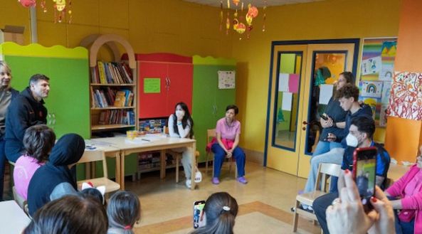 Una delegazione dell’Inter con Zanetti, Chivu e Dumfries in visita al San Raffaele- immagine 2