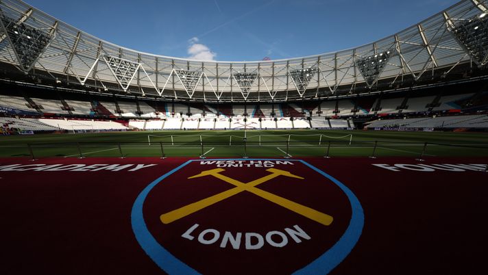 LONDON, ENGLAND - AUGUST 22: General view inside the stadium prior to the Premier League match between West Ham United and Chelsea at London Stadium on August 22, 2025 in London, England. (Photo by Julian Finney/Getty Images) West Ham Tottenham dove vedere