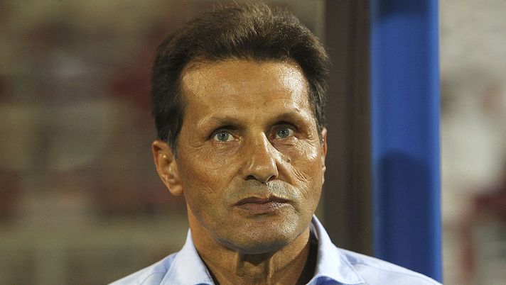 VARESE, ITALY - AUGUST 31: Modena FC manager Walter Alfredo Novellino looks on before the Serie B match between AS Varese and Modena FC at Stadio Franco Ossola on August 31, 2013 in Varese, Italy. (Photo by Marco Luzzani/Getty Images) Novellino: “Toro e Samp nel mio cuore. E i granata sono in ascesa nonostante il Lecce” - immagine 1