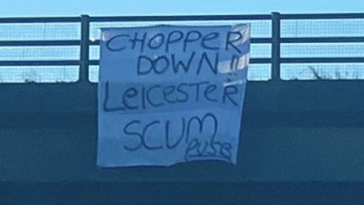 Il doppio derby di Coventry: la squadra vince la partita, la Polizia rimuove gli striscioni - immagine 1