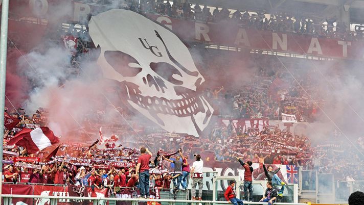 Torino-Juve, caos Derby: tifoso in codice rosso. La curva a Locatelli: “Non si gioca” Torino-Juve, caos Derby: tifoso in codice rosso. La curva a Locatelli: “Non si gioca” - immagine 1