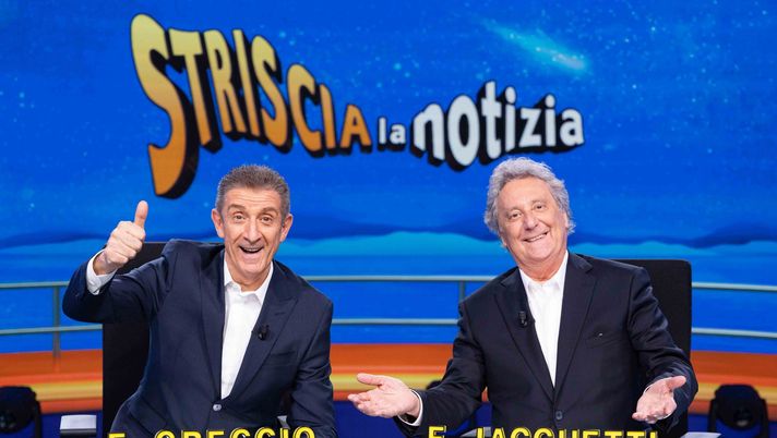 Milano, Striscia la Notizia, prima puntata con Ezio Greggio e Enzo Iacchetti 2021 12 15 © Niccolò Cambi/Massimo Sestini  Greggio e Iacchetti ancora a Striscia: “Dopo 25 anni ci amiamo come il primo giorno” - immagine 1