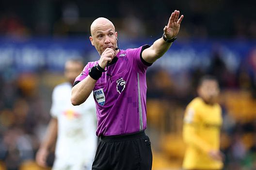 L’arbitro Taylor, la Roma e la notte di Budapest: “Non ho commesso errori gravi”- immagine 2