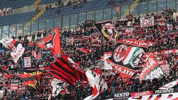 Milan, scatta la contestazione: “Andatevene via, liberateci da questa agonia”