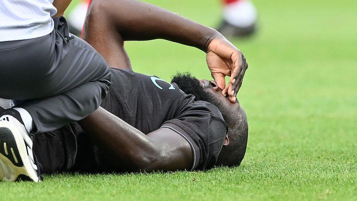 Napoli, Lukaku si cura in Belgio: “Lesione importante. Si potevano scegliere due strade” - immagine 1
