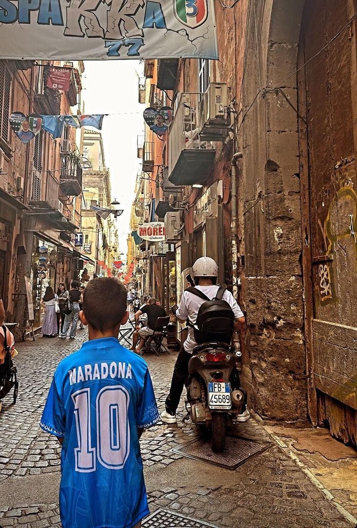 GALLERY La famiglia Spinazzola già pazza di Napoli: gli scatti social della moglie - immagine 4