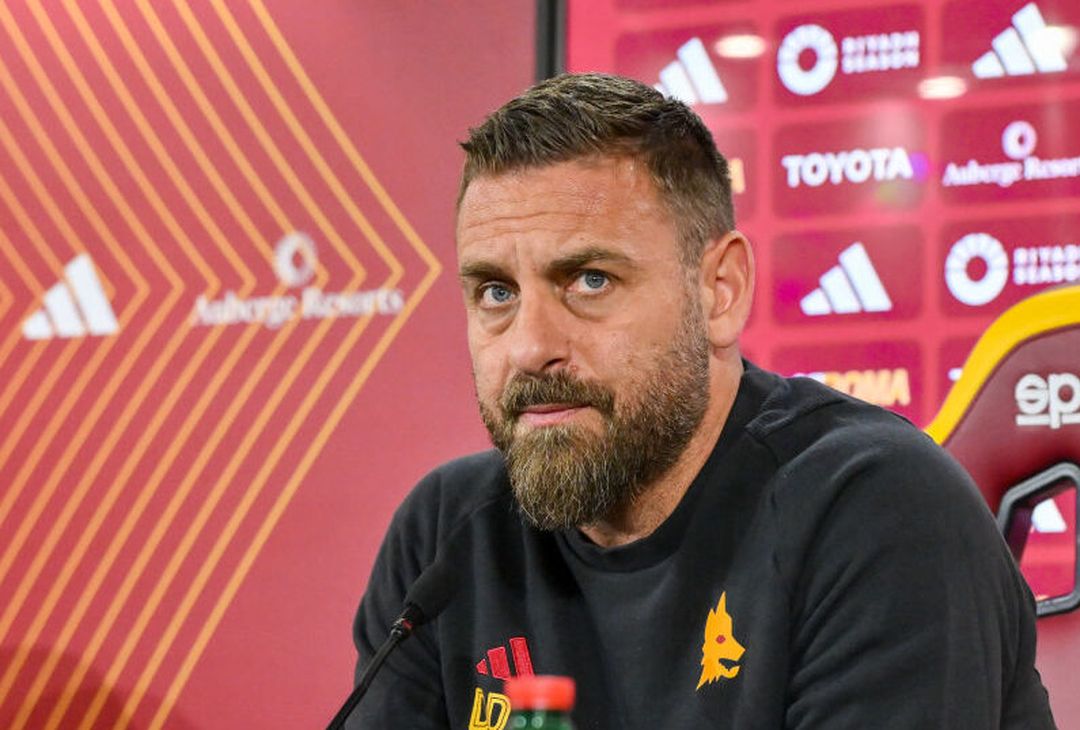Roma, la conferenza stampa di De Rossi alla vigilia del Genoa – FOTO GALLERY - immagine 3
