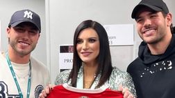 Laura Pausini a Milano, il regalo di Calabria e Hernandez: “Stavo svenendo”