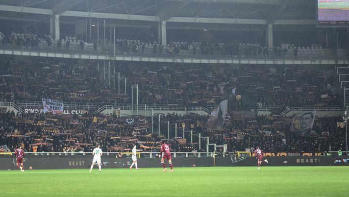 Torino-Roma, vergognosi insulti durante il minuto di silenzio per Commisso - immagine 1