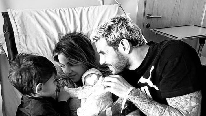 theo-hernandez-zoe-cristofoli-nata-bambina-social