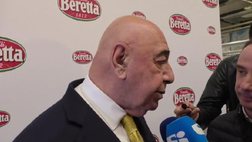 Galliani: “Spinte, rigorini e braccia larghe… il Var mi stupisce” | VIDEO