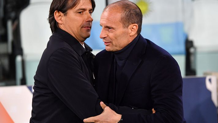 TURIN, ITALY - APRIL 04: Simone Inzaghi, Head Coach of FC Internazionale and Massimiliano Allegri, Manager of Juventus, interact prior to the Coppa Italia Semi Final match between Juventus FC and FC Internazionale at Allianz Stadium on April 04, 2023 in Turin, Italy. (Photo by Valerio Pennicino/Getty Images) TACKLE DURO – Il derby dei media sulla fuga di Inter e Juve - immagine 1