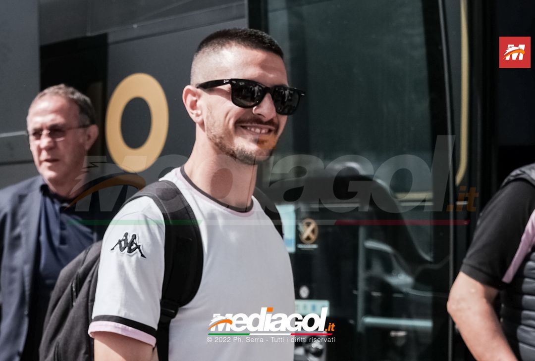 FOTO Palermo, il rientro al “Renzo Barbera” dopo la trasferta di Padova (Gallery) - immagine 10