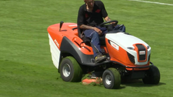 Germania, l’amichevole tra Braunschweig e Holstein Kiel posticipata per… accorciare il prato