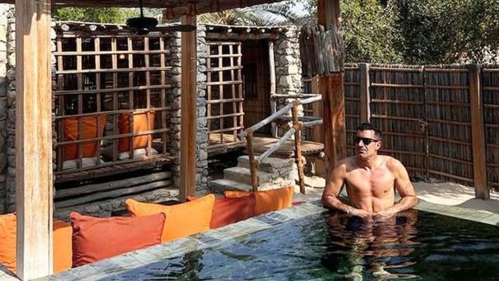 Ultimo dell’anno al sole per Figo: “Summer is back” - immagine 1