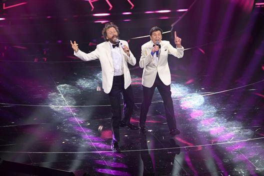 Carlo Conti: “Il primo super ospite del Festival sarà Jovanotti”. Nessuna conferma su Scotti- immagine 2
