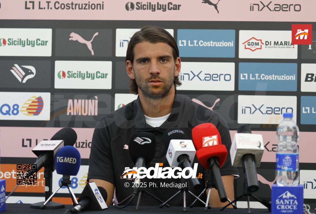 FOTO, Ceccaroni: sorrisi e promesse in conferenza stampa - immagine 15