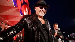 Vasco Rossi sul cuore: a Napoli il calcio unisce rock e riscatto sociale