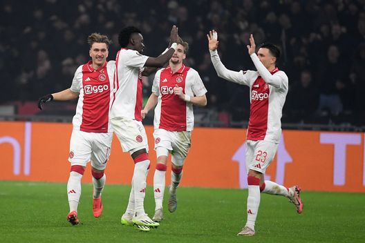 Farioli perde Godts, dubbio Gimenez per Priske: le probabili formazioni di Ajax-Feyenoord