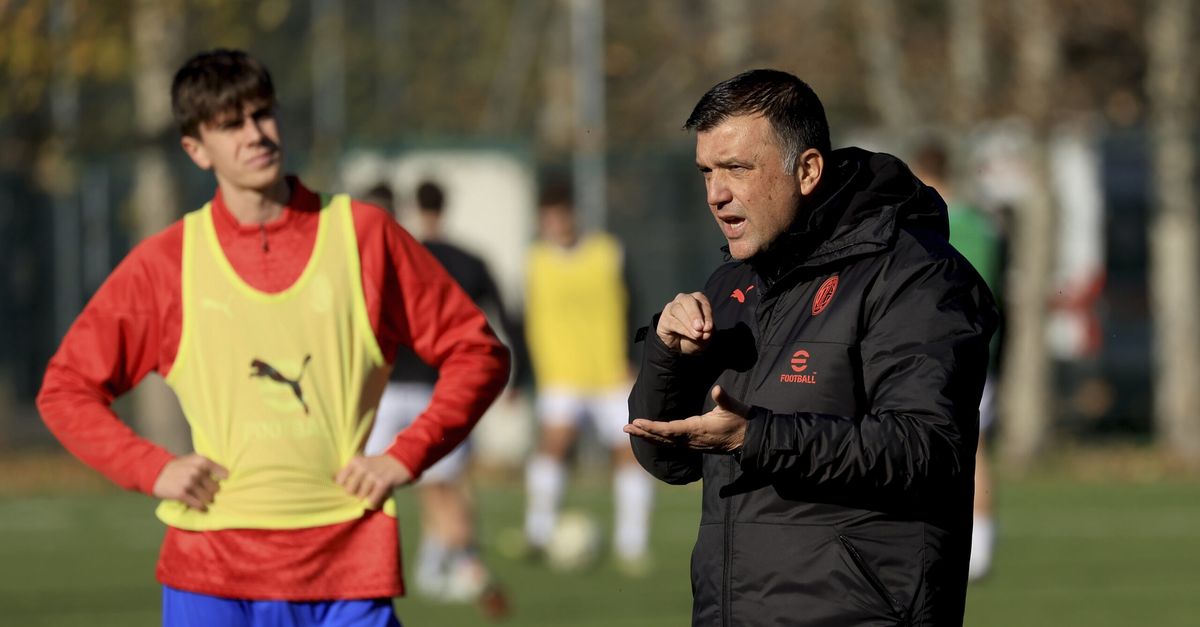 Milan U17 in finale scudetto, Renna: “E’ una grande soddisfazione!” Milan U17 in finale scudetto, Renna: “E’ una grande soddisfazione!”