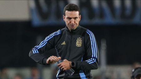 BUENOS AIRES, ARGENTINA - OCTOBER 15: Lionel Scaloni, coach of Argentina, gestures during the FIFA World Cup 2026 South American Qualifier match between Argentina and Bolivia at Estadio Más Monumental Antonio Vespucio Liberti on October 15, 2024 in Buenos Aires, Argentina. (Photo by Daniel Jayo/Getty Images)