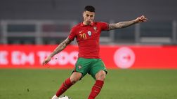 Barcellona, altro che debiti: preso Cancelo! Il terzino in viaggio verso la Catalogna