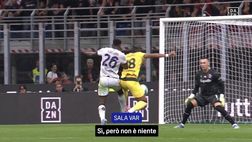 Open Var, i dialoghi degli arbitri: “E’ Nkunku che cerca la gamba di Lucumi”…