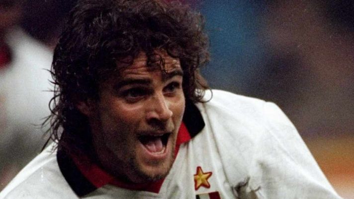 Marco Simone, qui con la maglia del Milan nella stagione 1994-1995 | AC Milan News (Getty Images) Simone: 'Allegri, quale quarto posto? Il Milan deve puntare a vincere. Leao è il mio preferito'