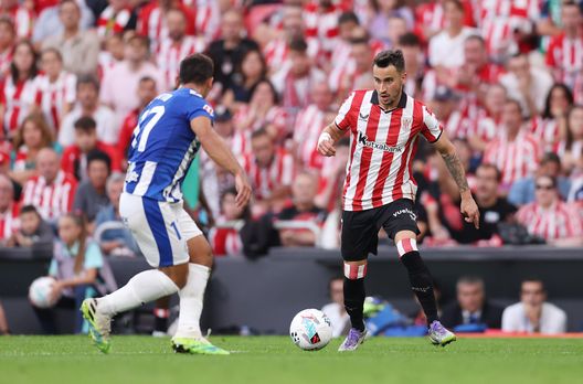 Alex Berenguer durante la sfida contro l'Álaves. (Foto di Ion Alcoba Beitia/Getty Images)
