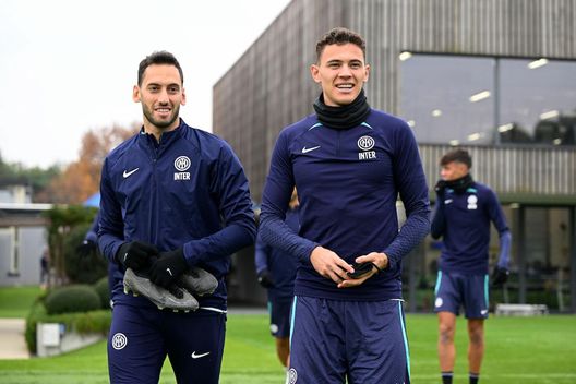 Sylvinho: “Asllani fortissimo. Non gli direi mai di lasciare l’Inter per giocare di più. A me…”- immagine 2