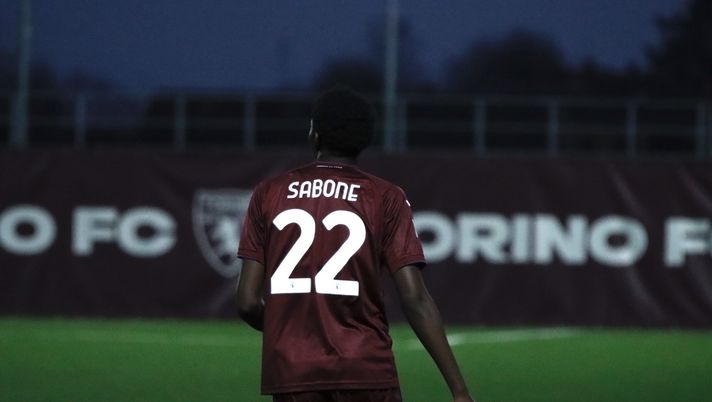 ORBASSANO, ITALY - FEBRUARY 14: Josias Sabone of Torino Primavera in action during the Primavera 1 match between Torino U20 and Genoa U20 at Valentino Mazzola stadium on February 14, 2025 in Orbassano, Italy. Photo: Alberto Girardi Primavera, le formazioni ufficiali di Torino-Milan: Sabone titolare - immagine 1