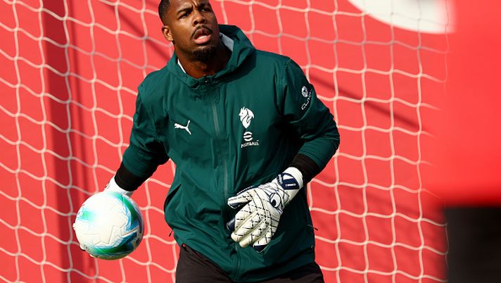 Maignan contro De Gea, grande sfida fra portieri: arbitra Albertosi